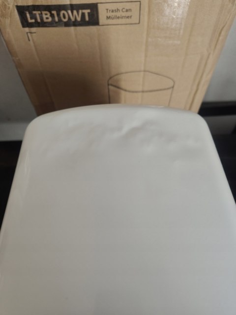 MAŁY KOSZ NA ŚMIECI Songmics 10 l biały OUTLET MAŁY KOSZ NA ŚMIECI Songmics 10 l biały OUTLET
