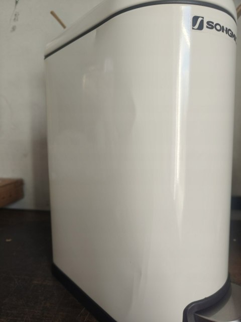 MAŁY KOSZ NA ŚMIECI Songmics 10 l biały OUTLET MAŁY KOSZ NA ŚMIECI Songmics 10 l biały OUTLET