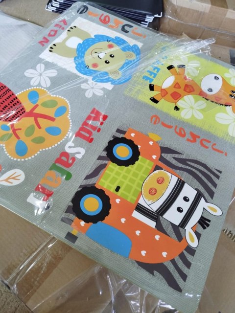 ZESTAW DLA DZIECI stolik z krzesłami zwierzęta woltu OUTLET